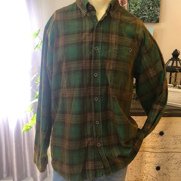 CLEAR WATER OUTFITTERS MENS LONG SLEEVE CORDUROY BUTTON DOWN PLAID SHIRT SIZE L - Picture 2 of 11
